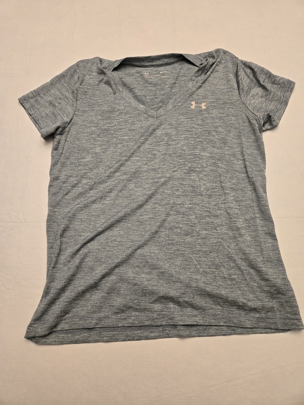 Under Armour Women’s Loose HeatGear V-Neck Performance T-shirts - Set Of 3 - Picture 6 of 12